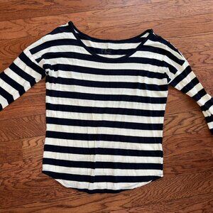 Women's Navy and white striped boat neck Gap Pima cotton 3/4 sleeve shirt